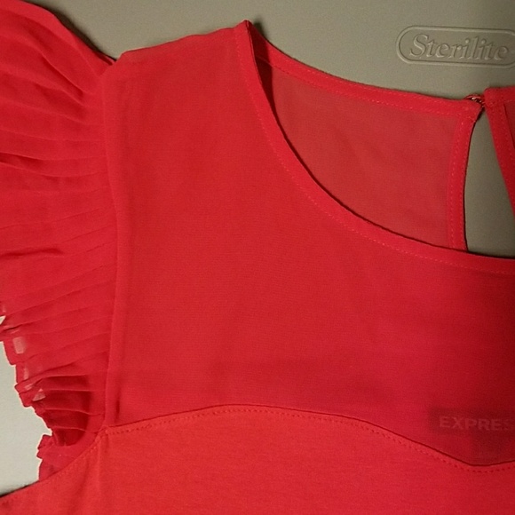 Express Top Red - Picture 7 of 7